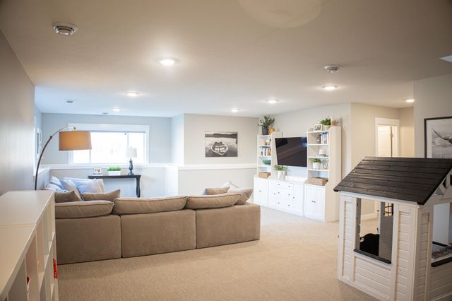 5476 Ridgeview Drive NW, Rochester, MN 55901