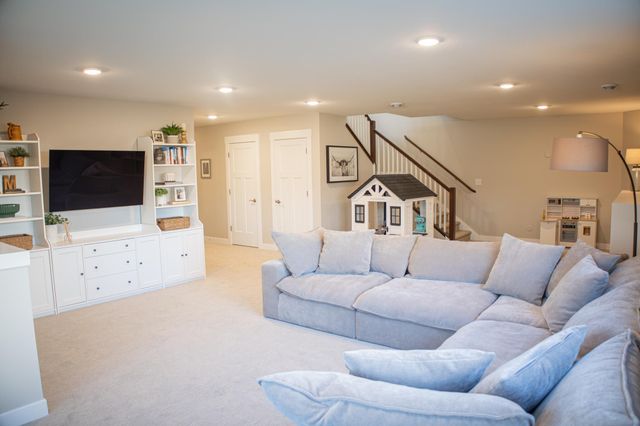 5476 Ridgeview Drive NW, Rochester, MN 55901