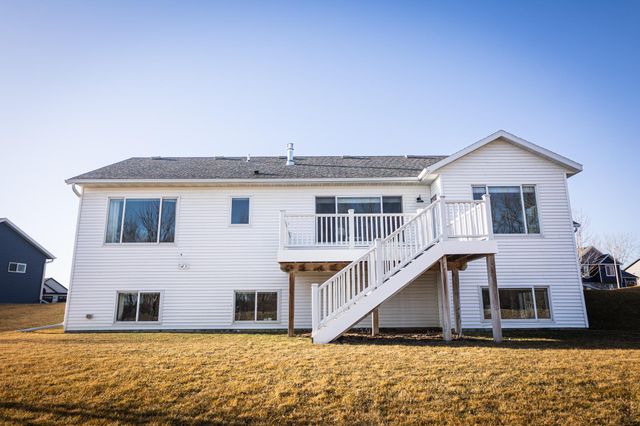 5476 Ridgeview Drive NW, Rochester, MN 55901