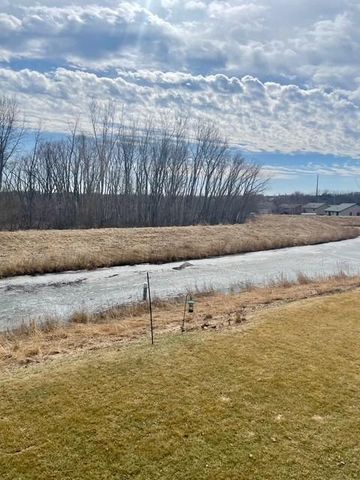 5476 Ridgeview Drive NW, Rochester, MN 55901