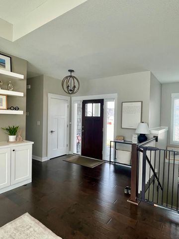 5476 Ridgeview Drive NW, Rochester, MN 55901