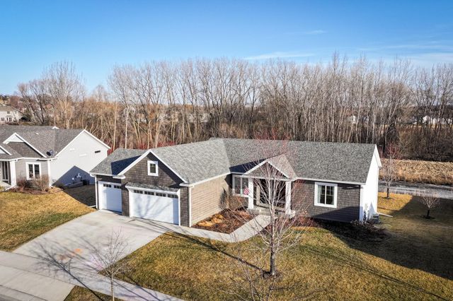 5476 Ridgeview Drive NW, Rochester, MN 55901