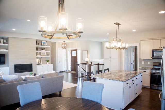 5476 Ridgeview Drive NW, Rochester, MN 55901