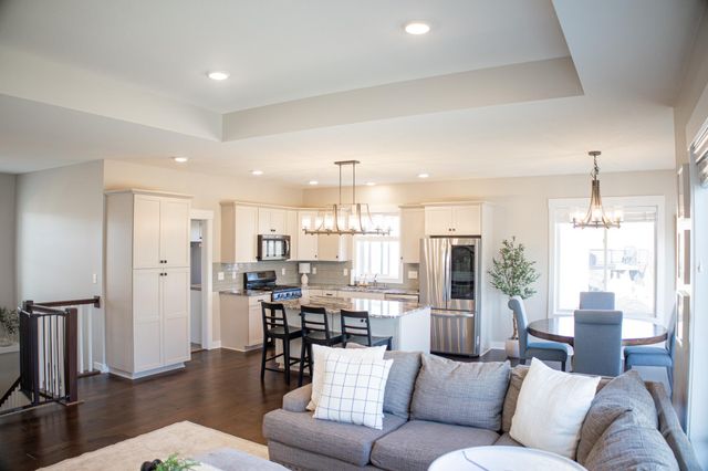 5476 Ridgeview Drive NW, Rochester, MN 55901