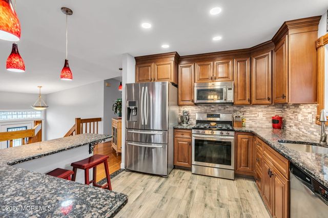 17 Heritage Drive, Howell, NJ 07731