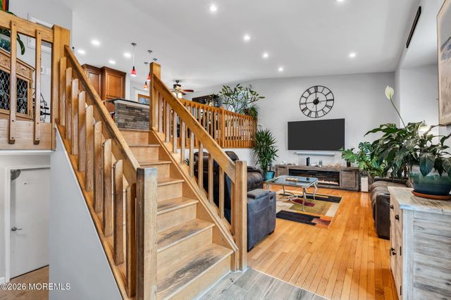 17 Heritage Drive, Howell, NJ 07731