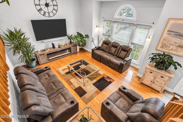 17 Heritage Drive, Howell, NJ 07731
