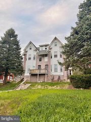 1601 MINERAL SPRING RD, Reading, PA 19602