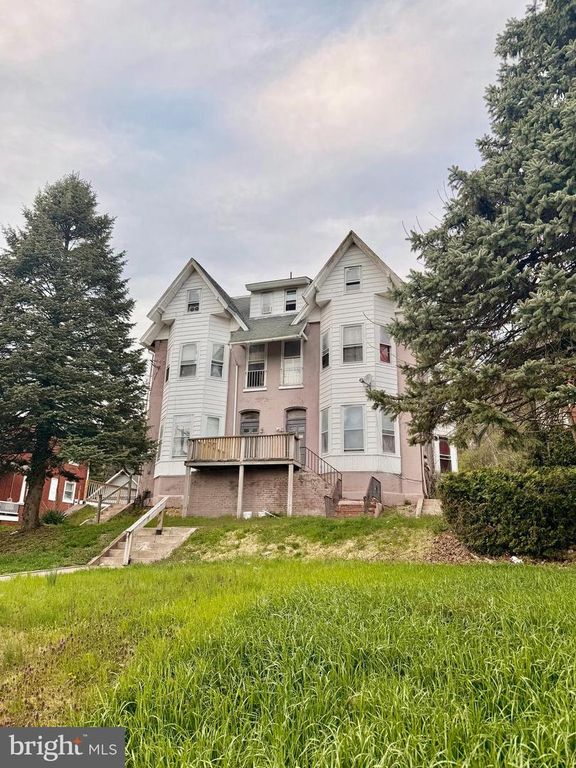1601 MINERAL SPRING RD, Reading, PA 19602