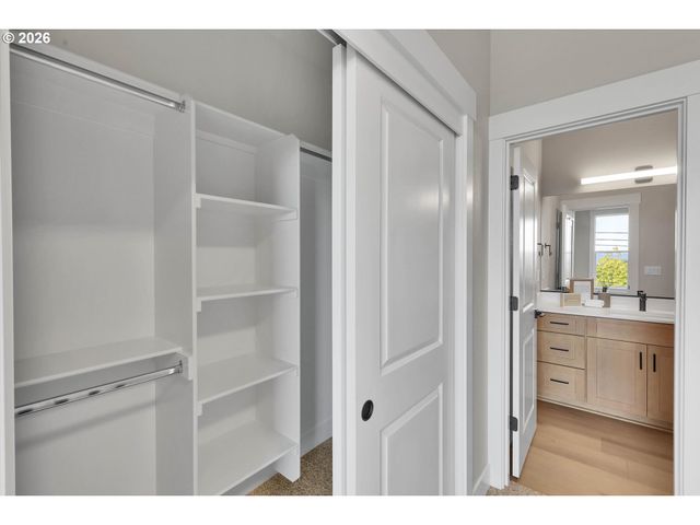 8840 Sw SERENITY Ter, Beaverton, OR 97007