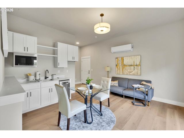8840 Sw SERENITY Ter, Beaverton, OR 97007