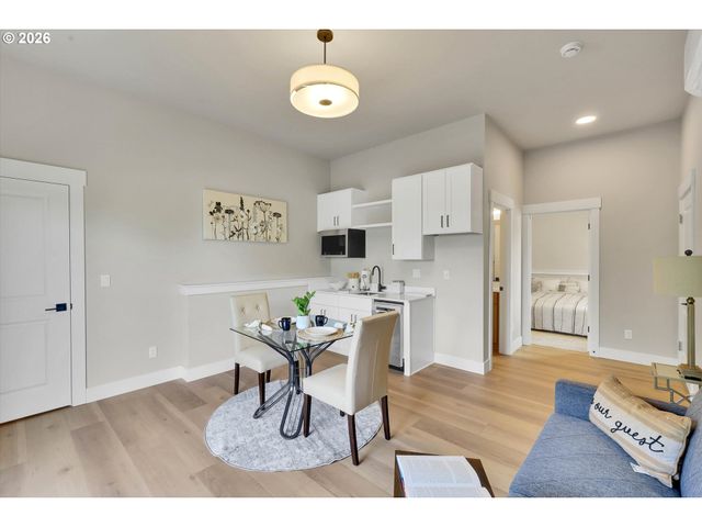 8840 Sw SERENITY Ter, Beaverton, OR 97007
