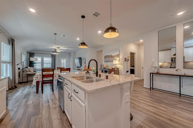 2114 Cherryvale Drive, Tomball, TX 77375