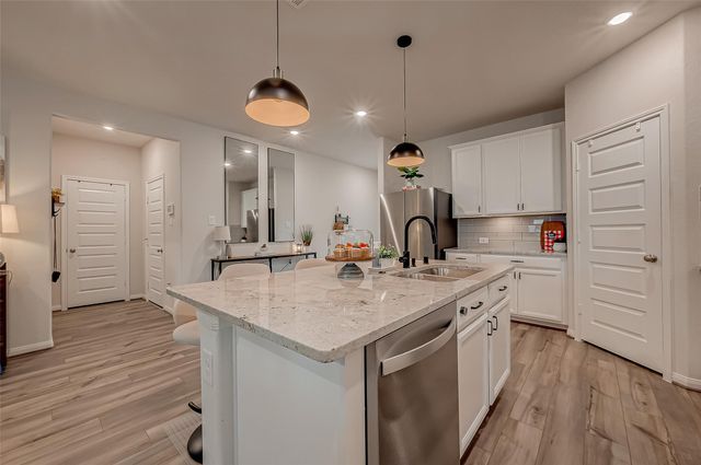 2114 Cherryvale Drive, Tomball, TX 77375