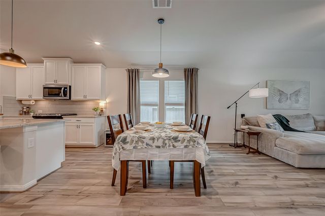 2114 Cherryvale Drive, Tomball, TX 77375