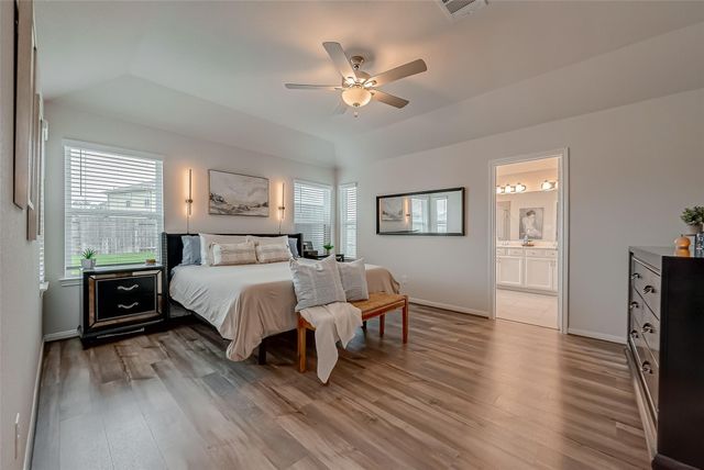 2114 Cherryvale Drive, Tomball, TX 77375