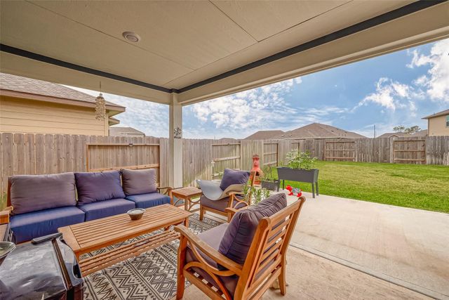 2114 Cherryvale Drive, Tomball, TX 77375