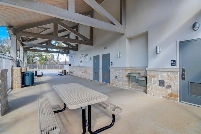 2114 Cherryvale Drive, Tomball, TX 77375