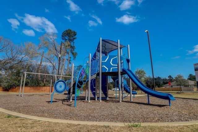 2114 Cherryvale Drive, Tomball, TX 77375