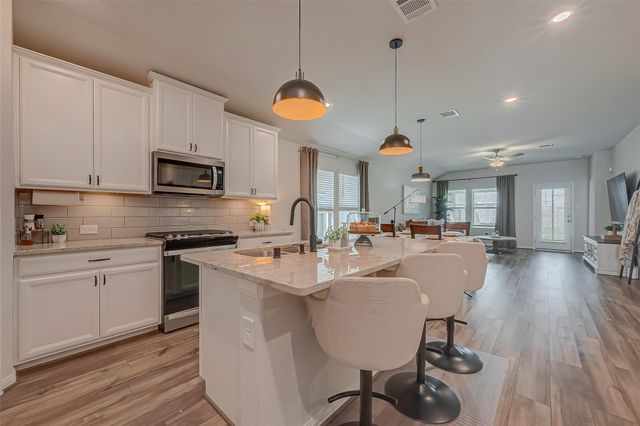 2114 Cherryvale Drive, Tomball, TX 77375