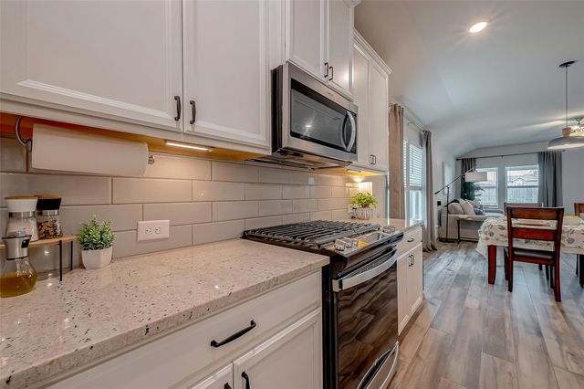 2114 Cherryvale Drive, Tomball, TX 77375