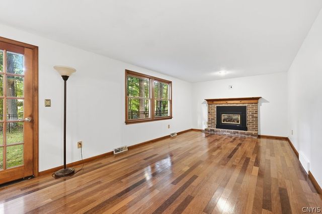 3438 Stanford Drive, Lysander, NY 13027
