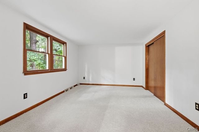3438 Stanford Drive, Lysander, NY 13027