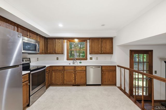 3438 Stanford Drive, Lysander, NY 13027