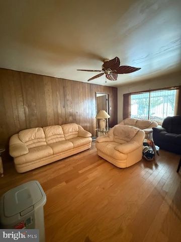 15 TOLEDO LN, Willingboro, NJ 08046