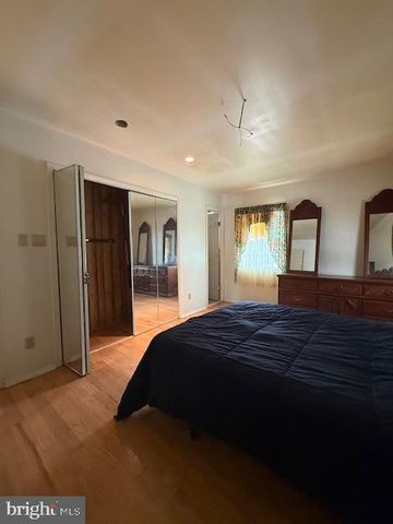 15 TOLEDO LN, Willingboro, NJ 08046