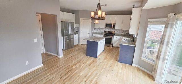854 Jennifer Lane, South Lyon, MI 48178