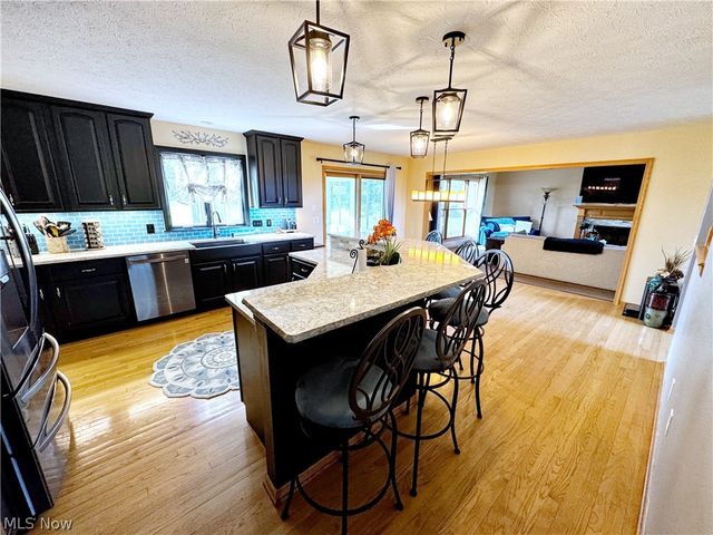 25137 Crosstie Trail, Columbia Station, OH 44028