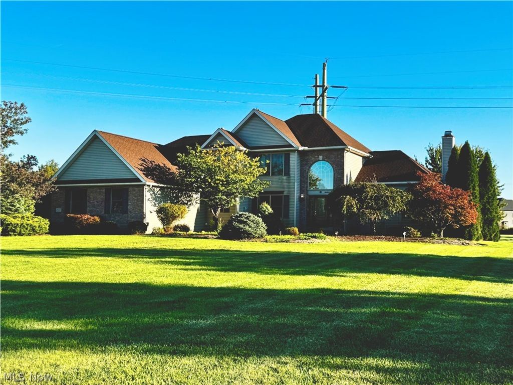 25137 Crosstie Trail, Columbia Station, OH 44028