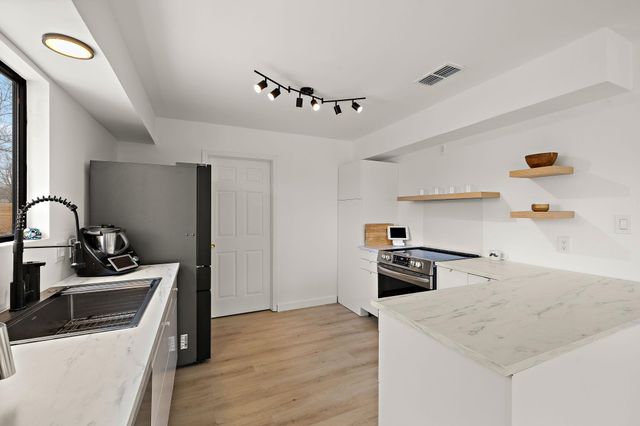 1904 Maple Vista DR, Pflugerville, TX 78660