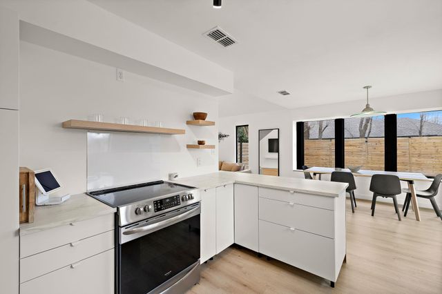 1904 Maple Vista DR, Pflugerville, TX 78660