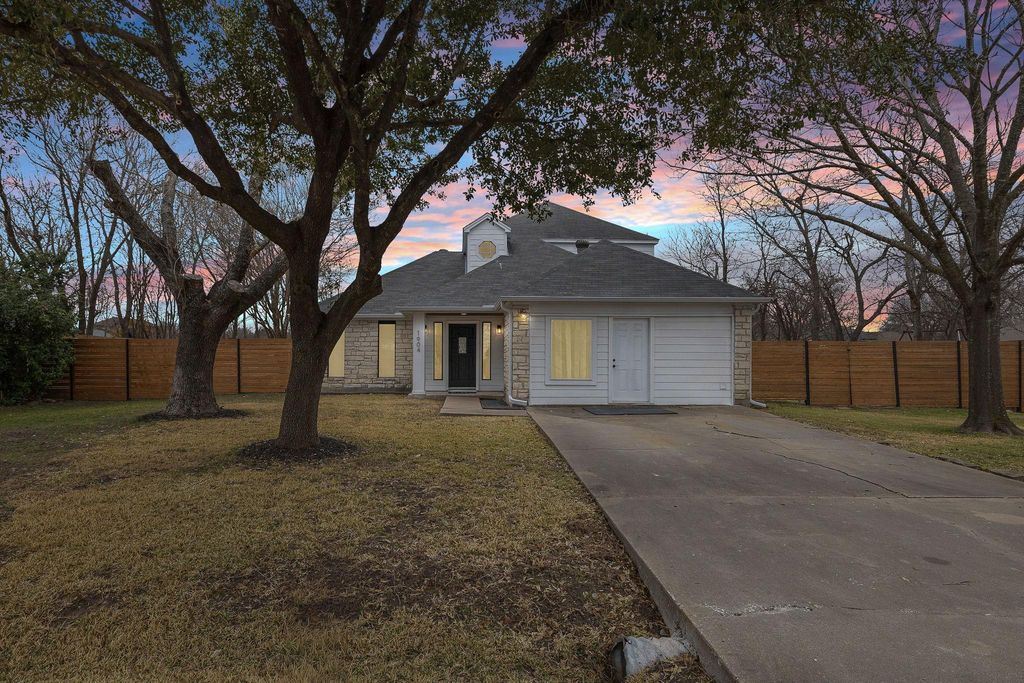 1904 Maple Vista DR, Pflugerville, TX 78660