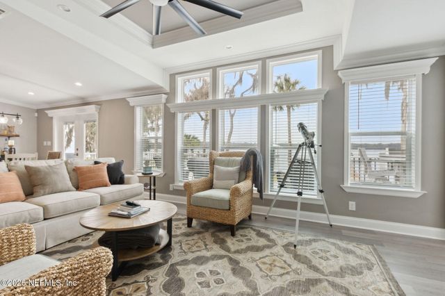 208 LAKE GEORGE POINT Drive, Georgetown, FL 32139