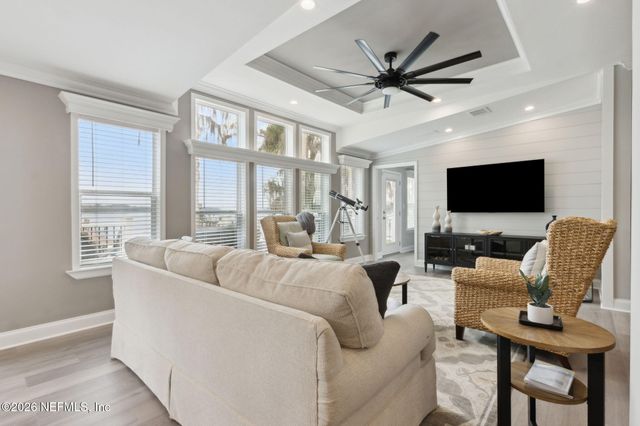 208 LAKE GEORGE POINT Drive, Georgetown, FL 32139