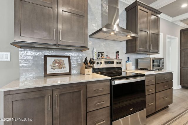 208 LAKE GEORGE POINT Drive, Georgetown, FL 32139