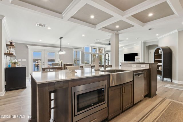 208 LAKE GEORGE POINT Drive, Georgetown, FL 32139