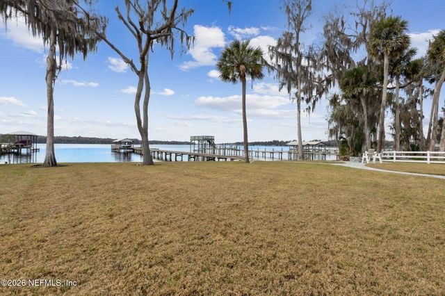 208 LAKE GEORGE POINT Drive, Georgetown, FL 32139
