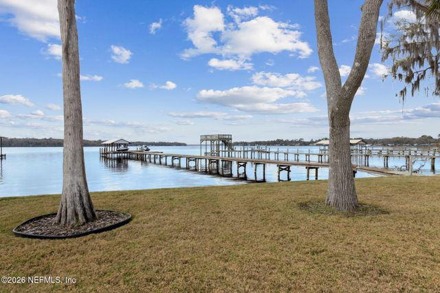 208 LAKE GEORGE POINT Drive, Georgetown, FL 32139