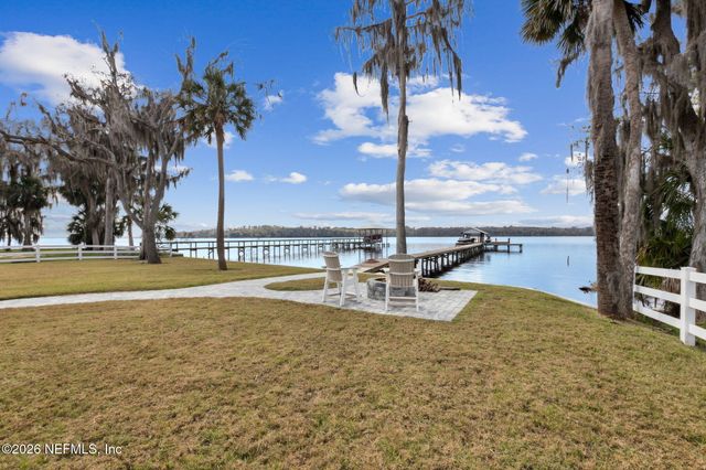 208 LAKE GEORGE POINT Drive, Georgetown, FL 32139