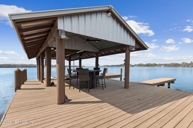 208 LAKE GEORGE POINT Drive, Georgetown, FL 32139