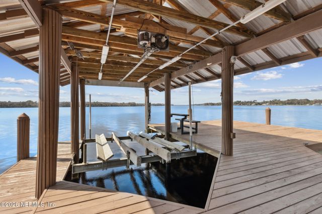 208 LAKE GEORGE POINT Drive, Georgetown, FL 32139