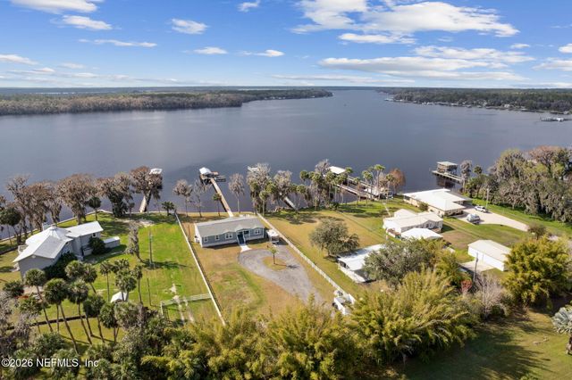 208 LAKE GEORGE POINT Drive, Georgetown, FL 32139