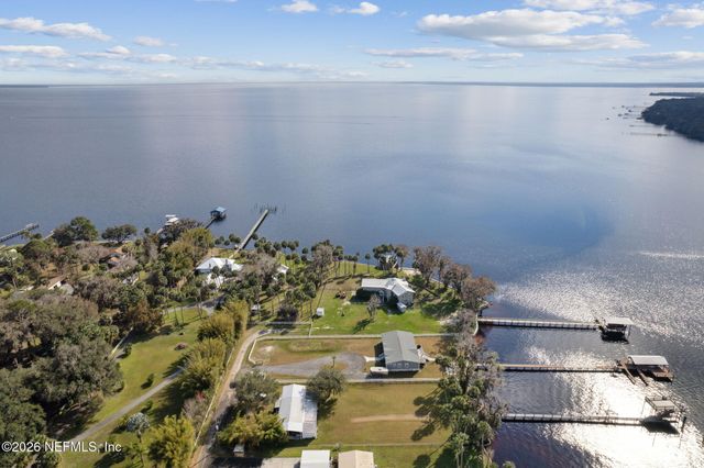 208 LAKE GEORGE POINT Drive, Georgetown, FL 32139