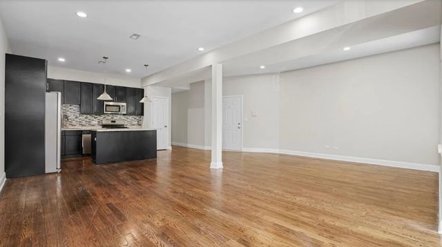 4530 S Michigan Avenue 3, Chicago, IL 60653