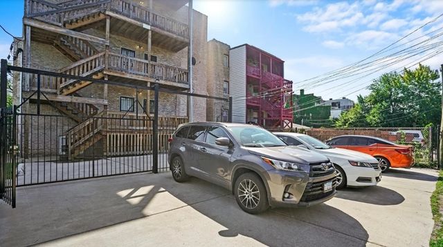 4530 S Michigan Avenue 3, Chicago, IL 60653