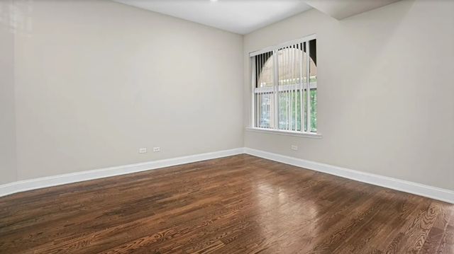 4530 S Michigan Avenue 3, Chicago, IL 60653